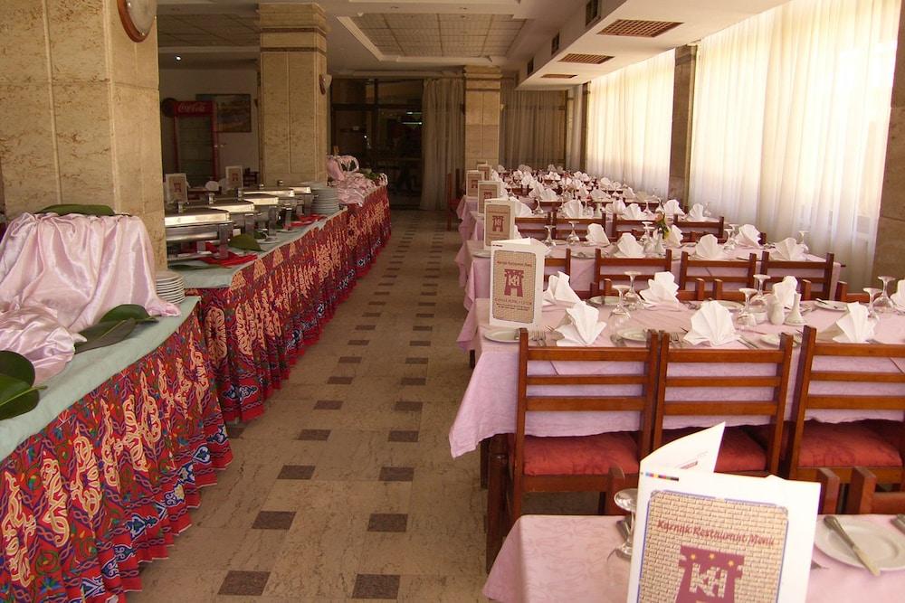 restaurant-cafeteria