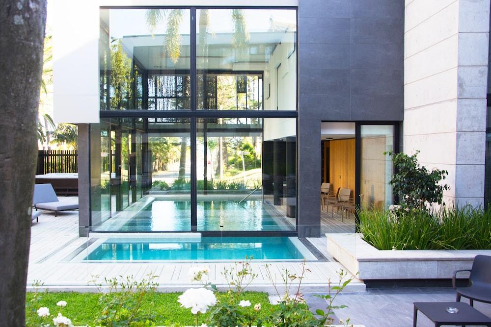 swimming pool spa