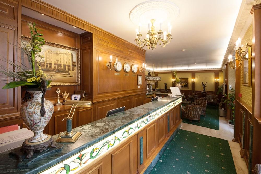 lobby