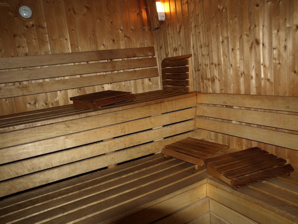 swimming pool spa