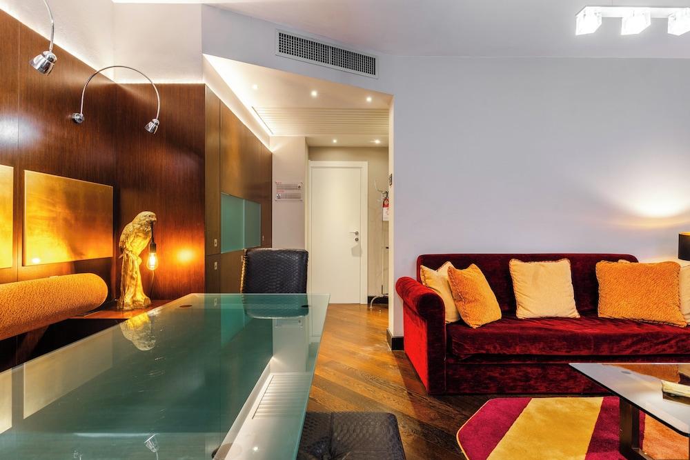 swimming pool spa