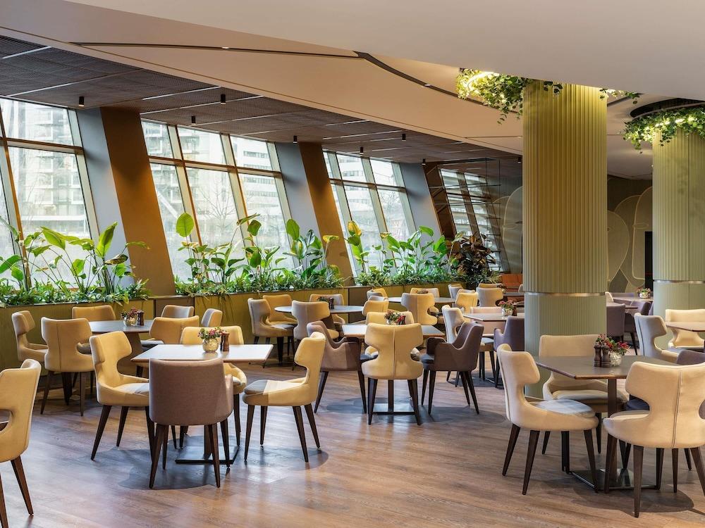 restaurant cafeteria