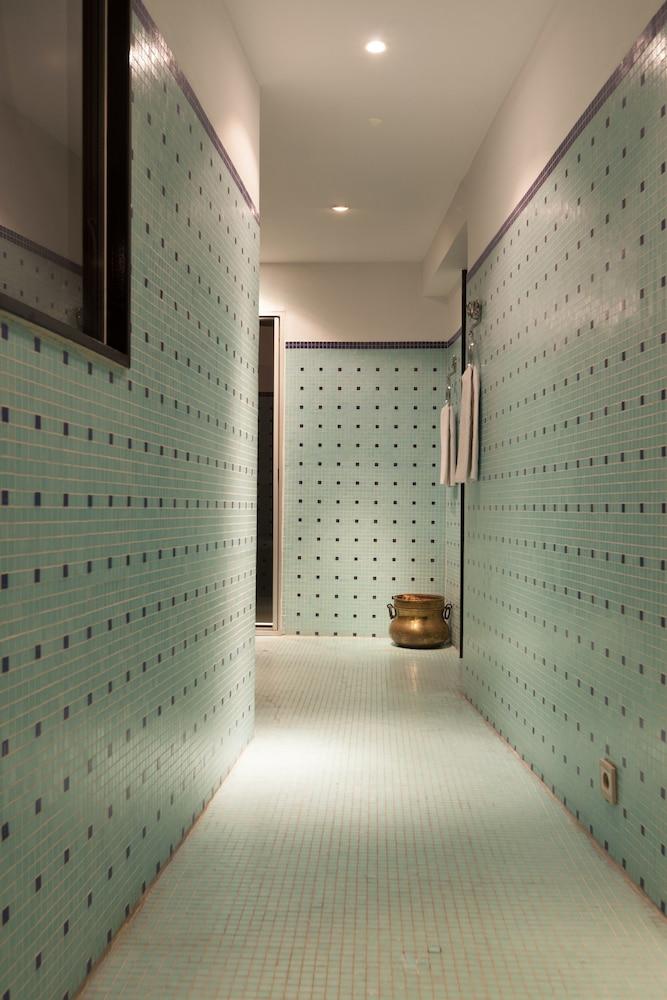 swimming pool spa