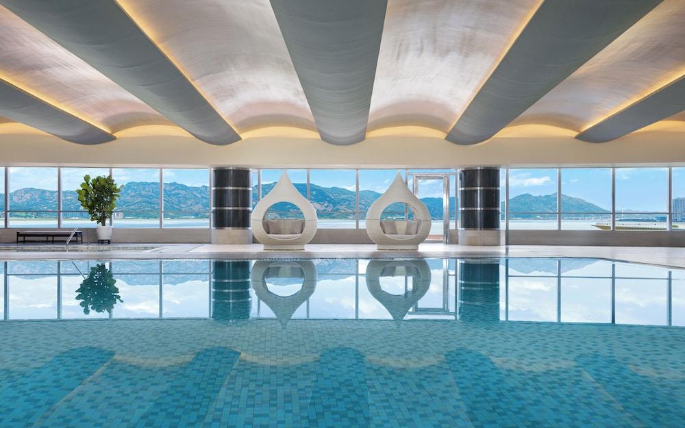 swimming pool spa