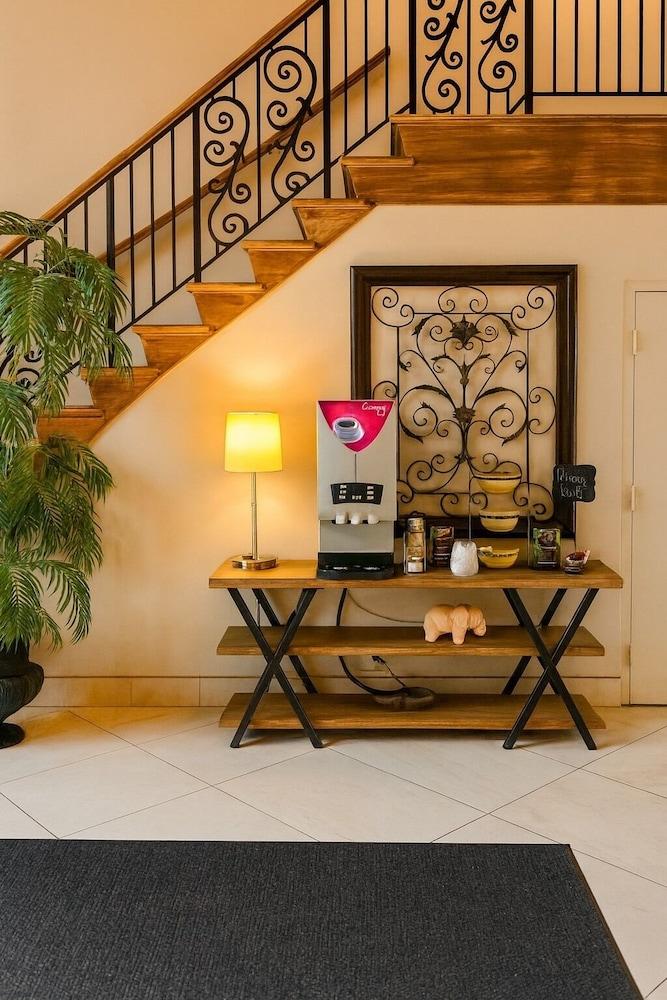 lobby
