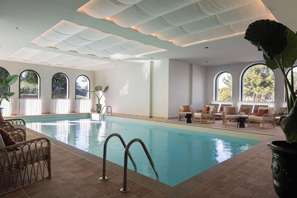 swimming pool spa