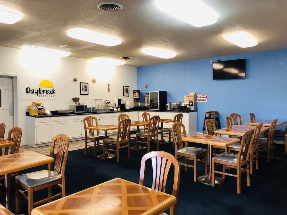restaurant-cafeteria