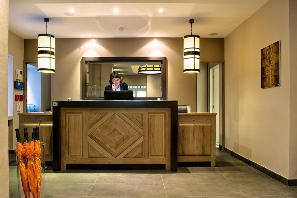 lobby