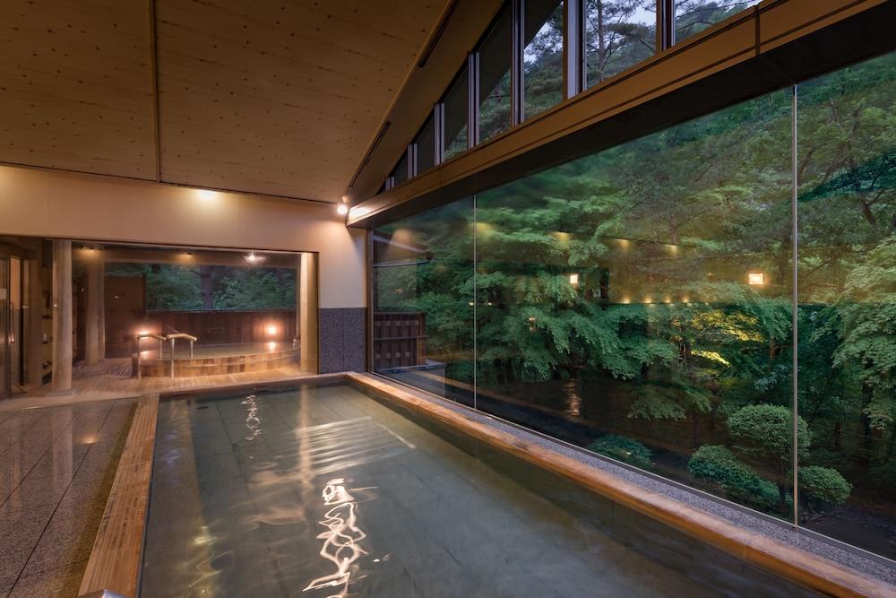 swimming pool spa