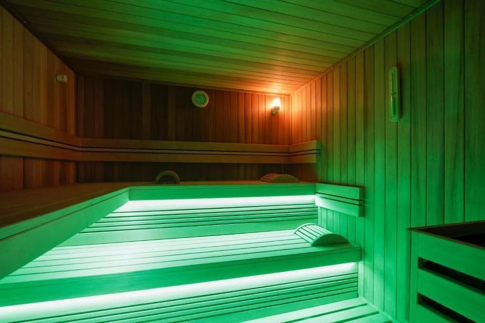 swimming pool spa