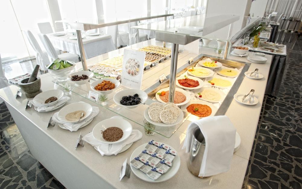 restaurant-cafeteria