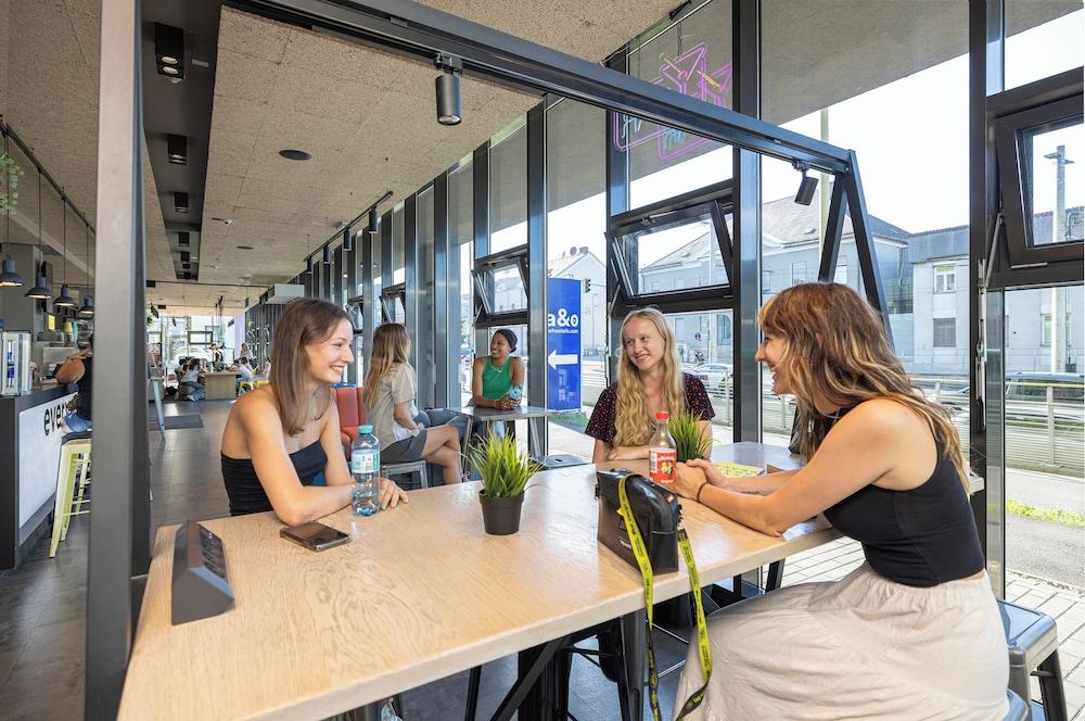restaurant cafeteria