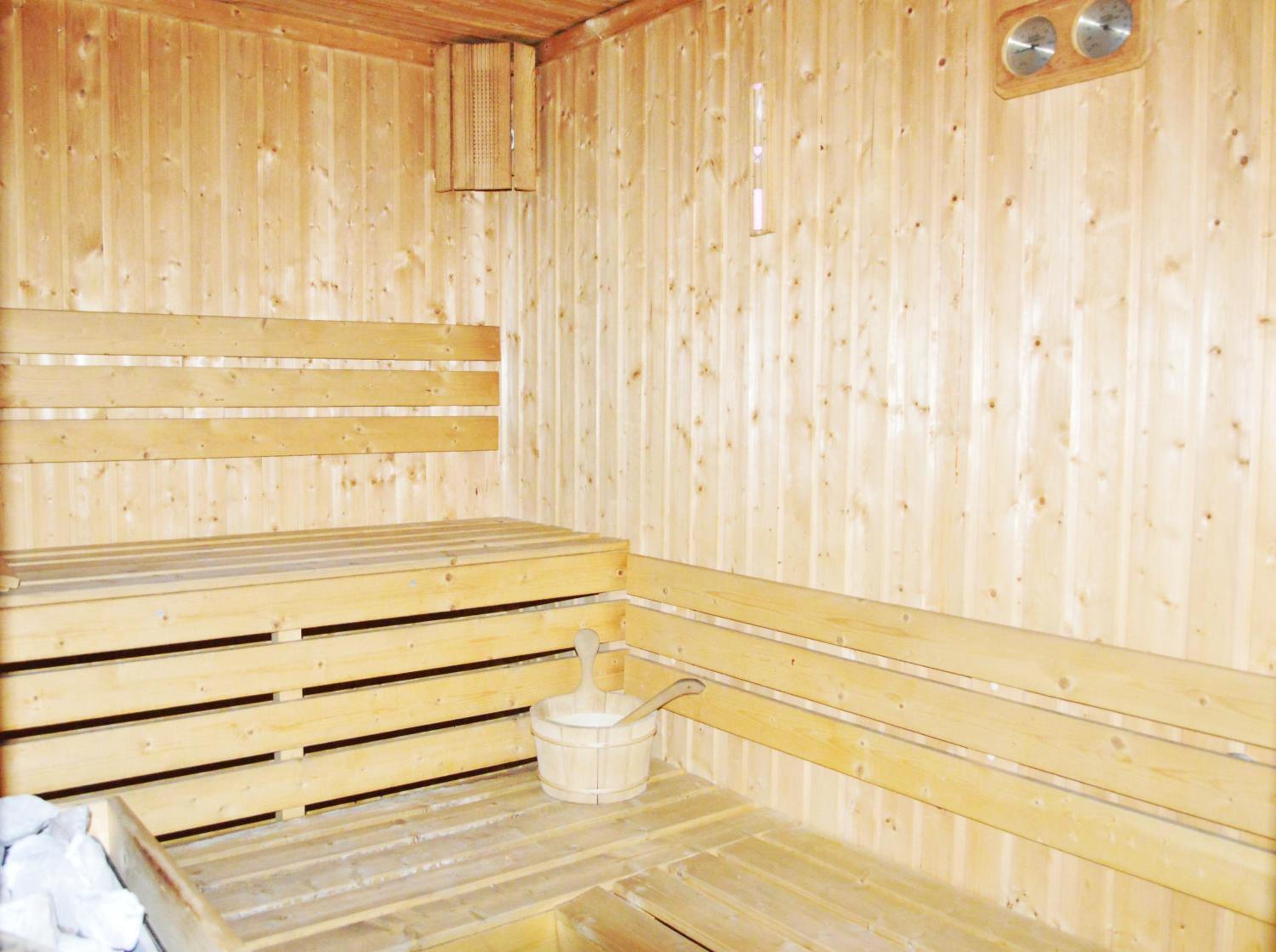 swimming pool spa