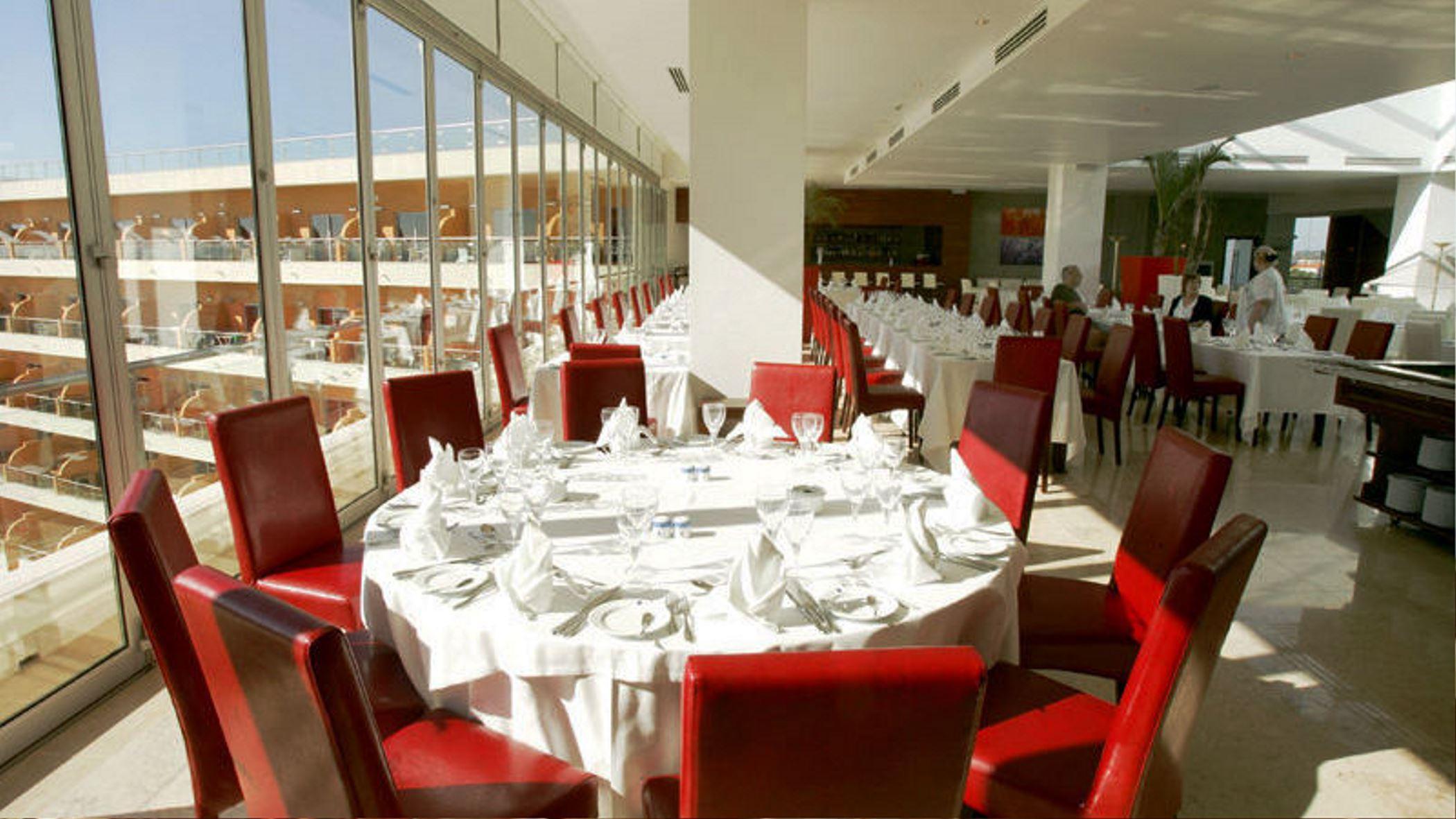restaurant cafeteria