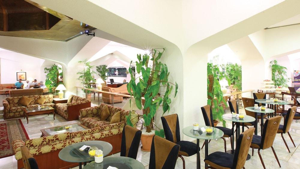 restaurant-cafeteria