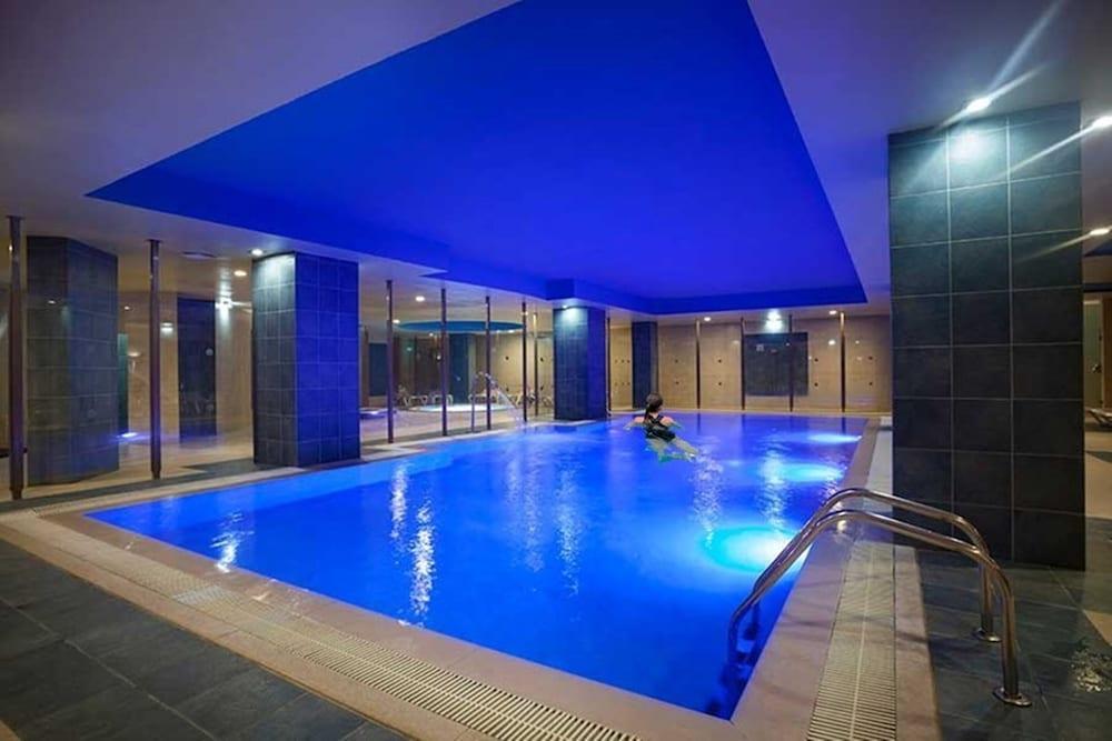swimming pool spa