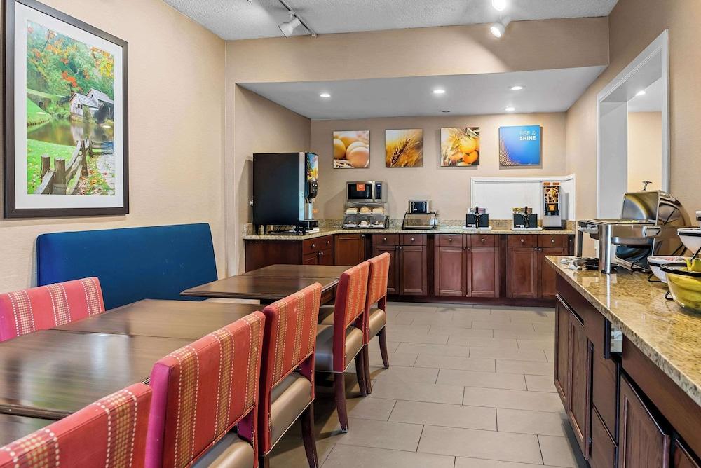 restaurant cafeteria