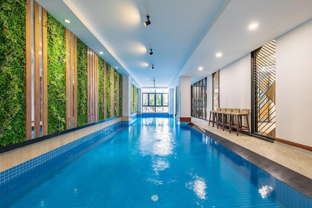 swimming pool spa