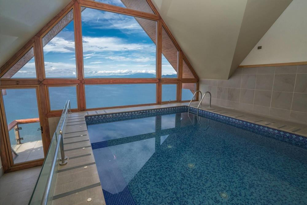 swimming pool spa