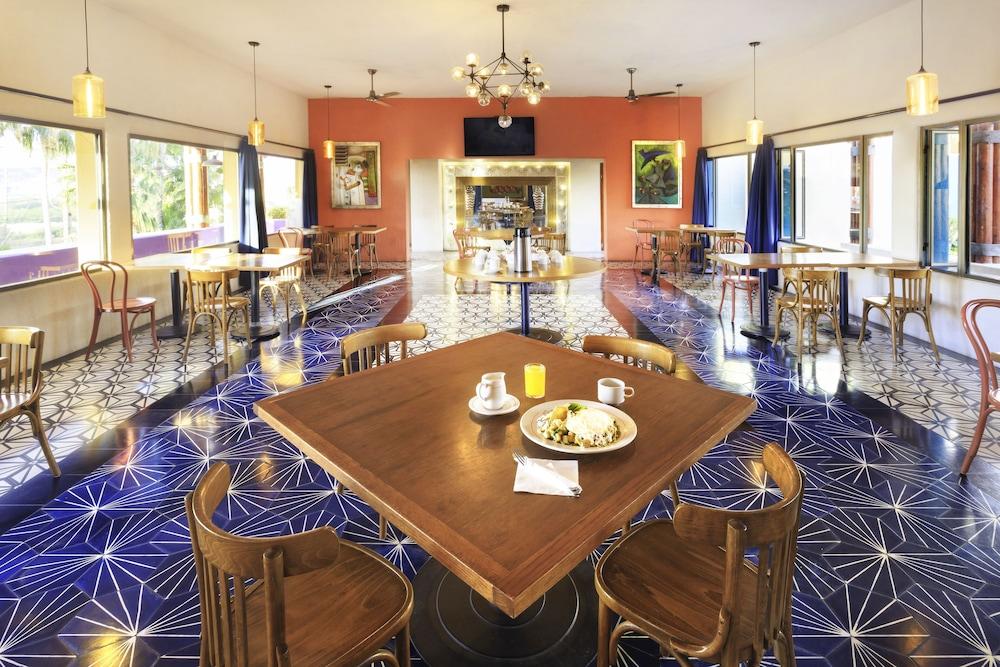 restaurant-cafeteria