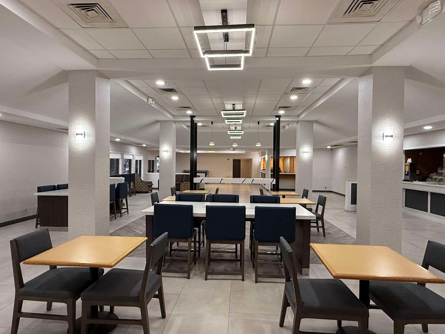 restaurant cafeteria