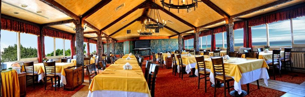 restaurant-cafeteria