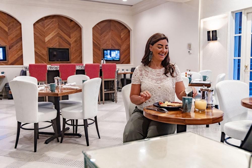 restaurant-cafeteria