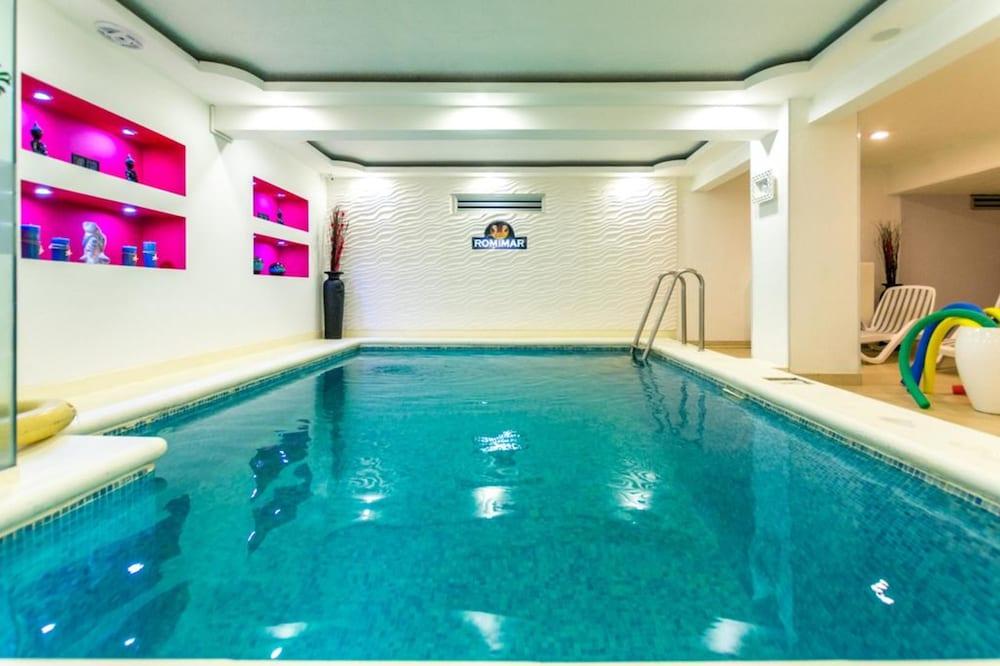 swimming pool spa