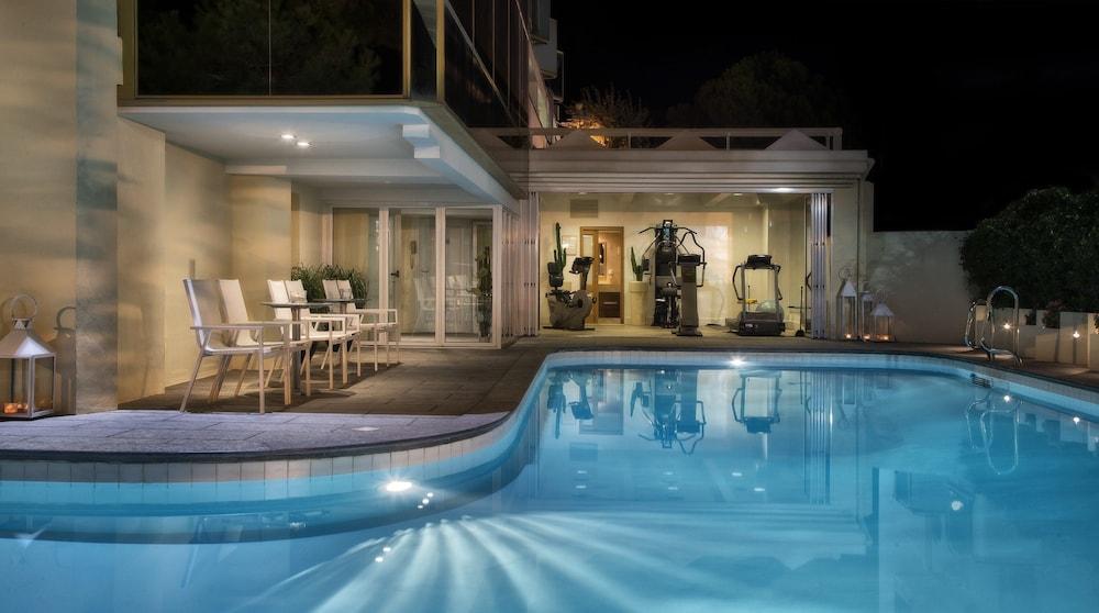 swimming pool spa