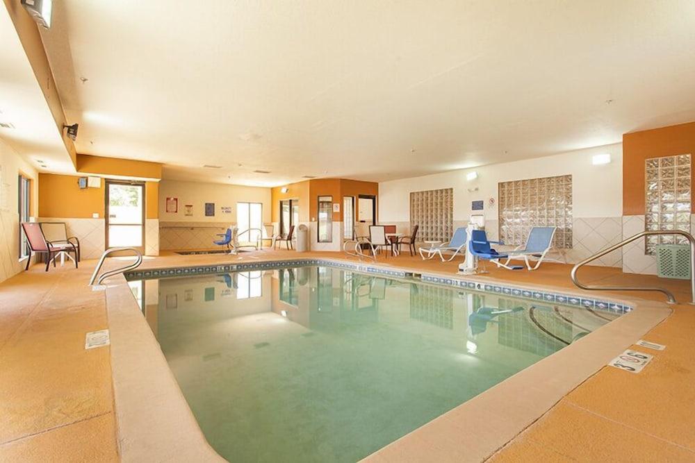 swimming pool spa