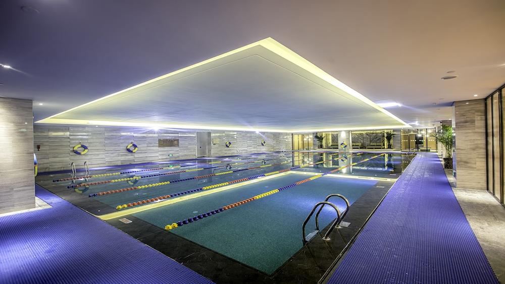 swimming pool spa
