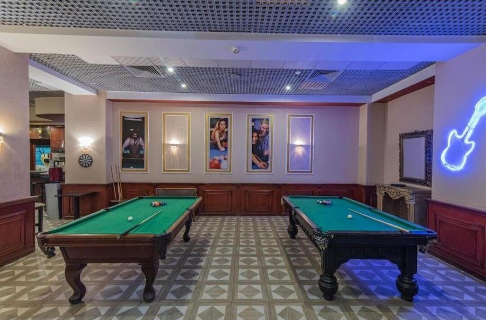 swimming pool spa