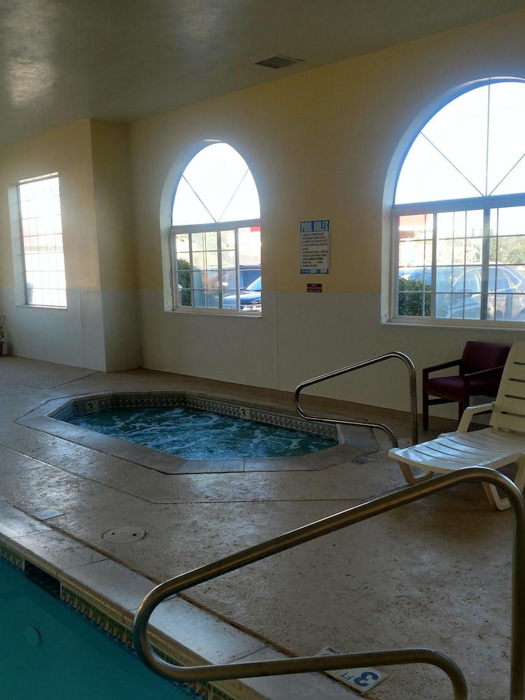 swimming pool spa