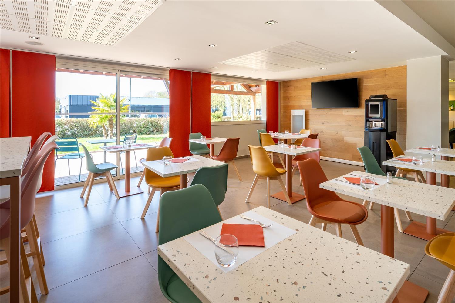 restaurant cafeteria