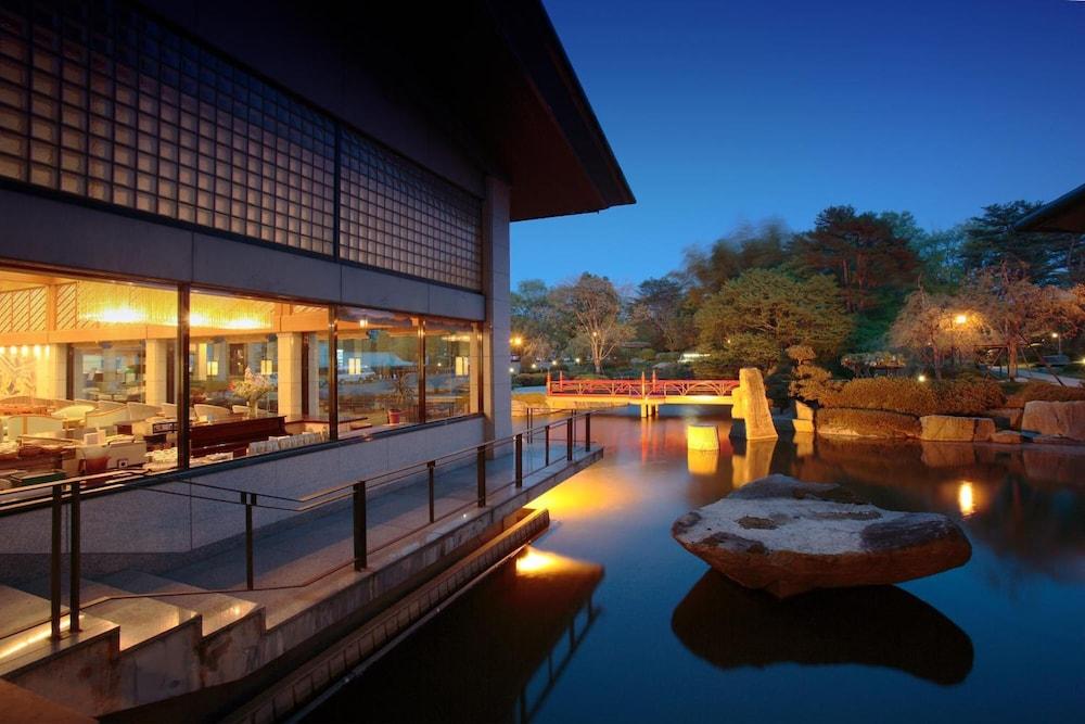 swimming pool spa