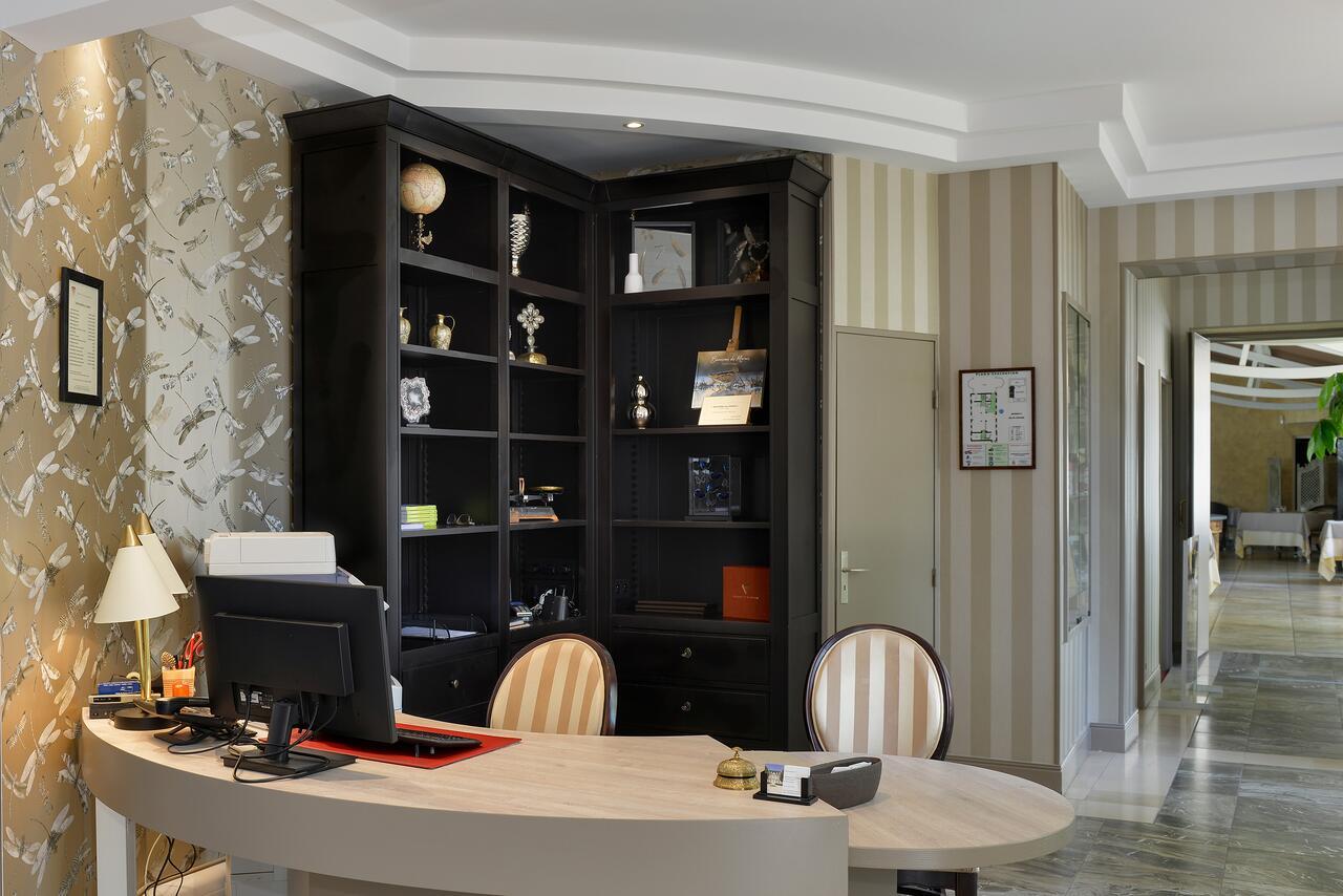 lobby