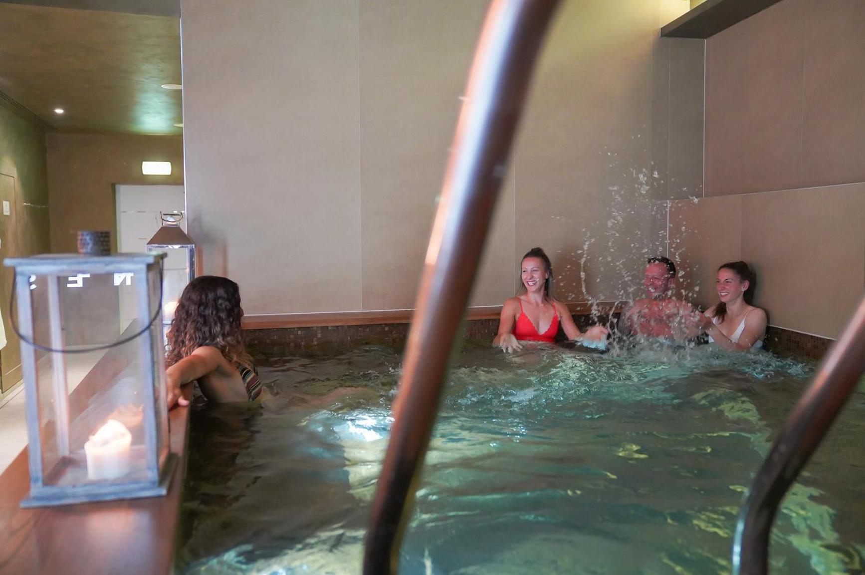 swimming pool spa