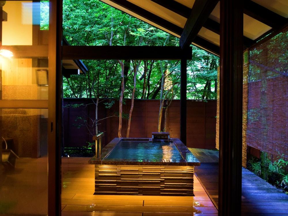 swimming pool spa