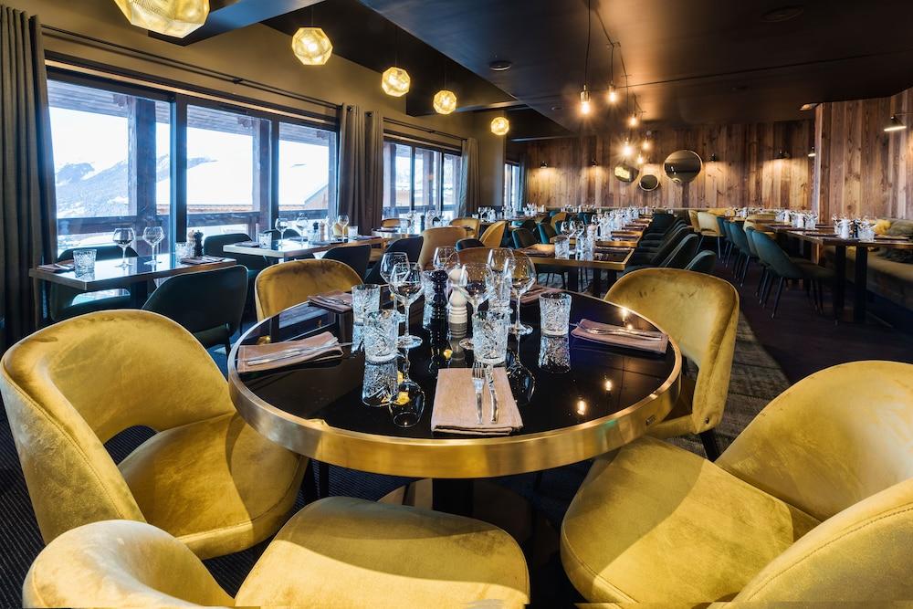 restaurant cafeteria