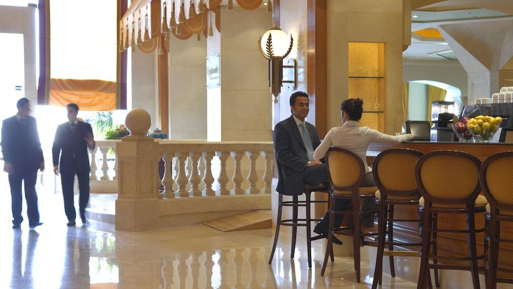 restaurant-cafeteria