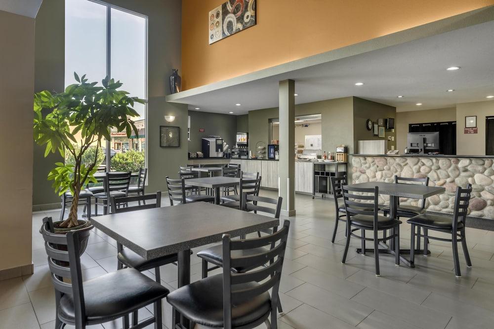 restaurant cafeteria