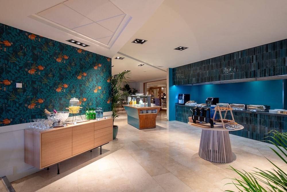 lobby