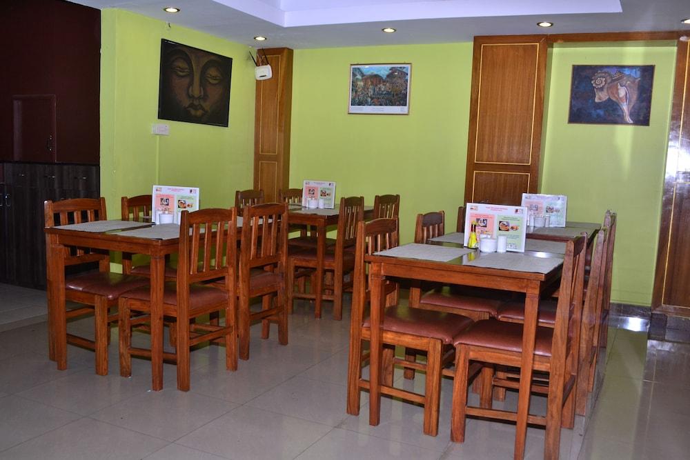 restaurant cafeteria