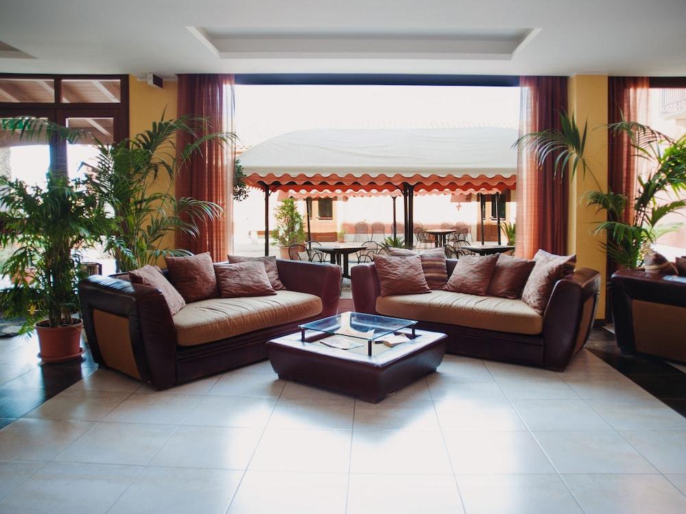 lounge