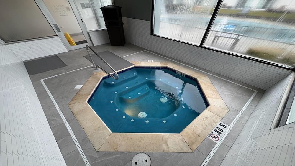swimming pool spa