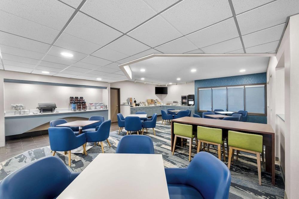 restaurant cafeteria