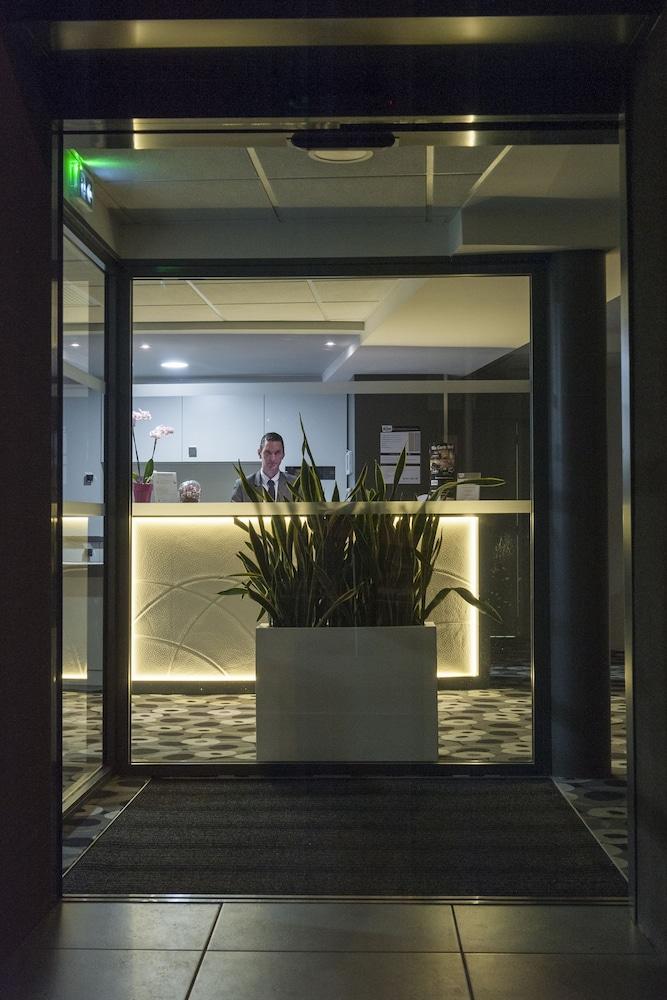 lobby