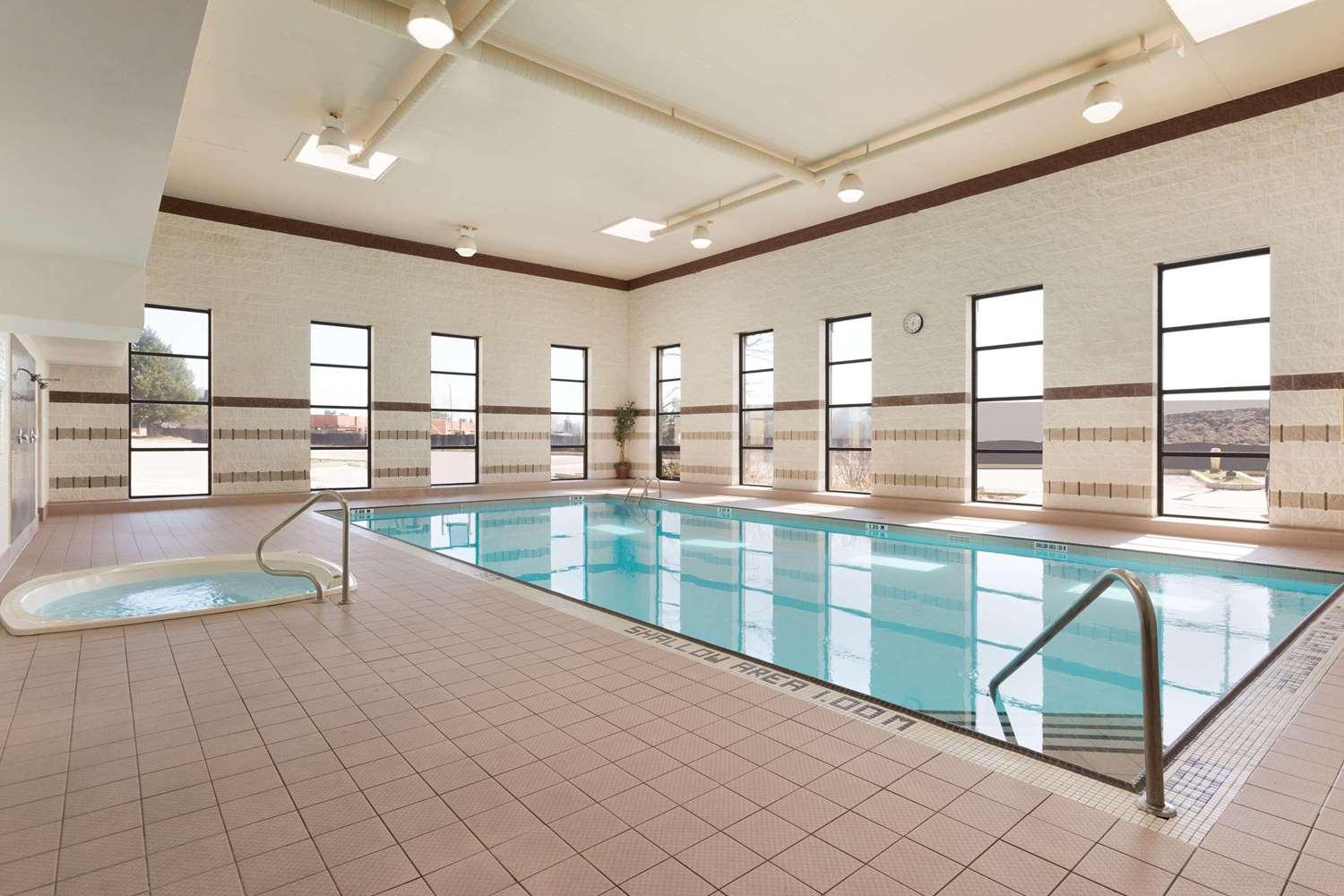 swimming pool spa