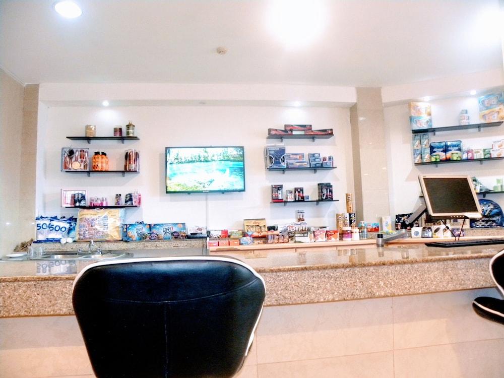 restaurant cafeteria