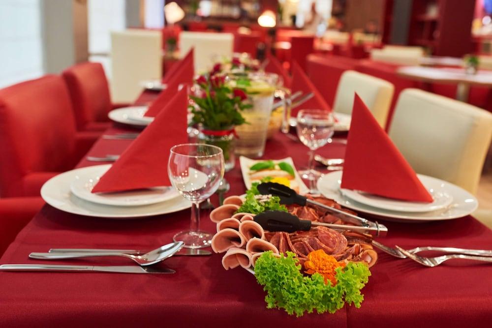 restaurant-cafeteria